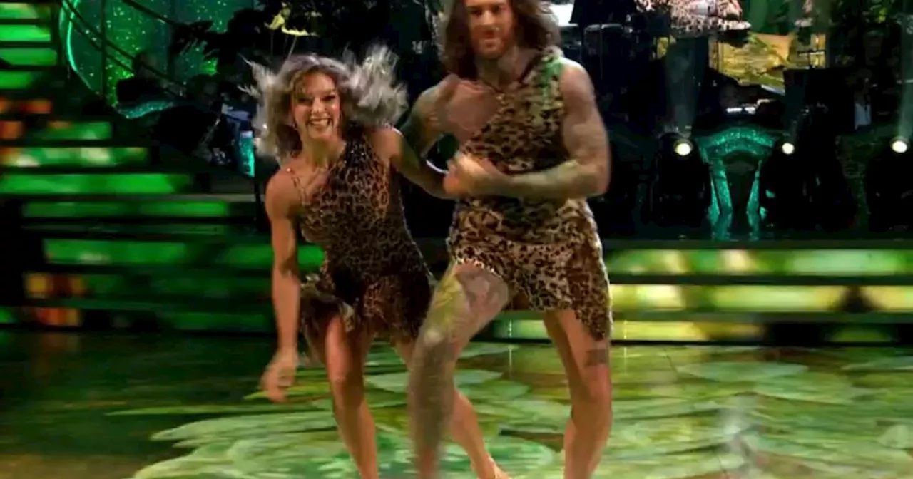 Strictly Come Dancing blunder as Pete Wicks nearly sends Jowita flying on air