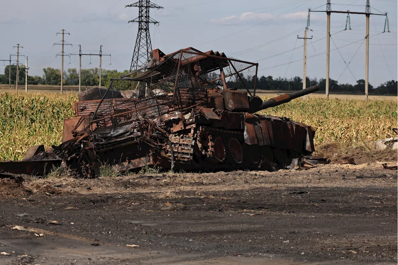 Ukrainian 'Dragon' Drone Destroys Russian Tank With Molten Thermite