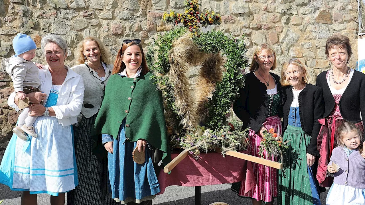 Leobendorfer feierten Erntedankfest und luden zum Bauernmarkt