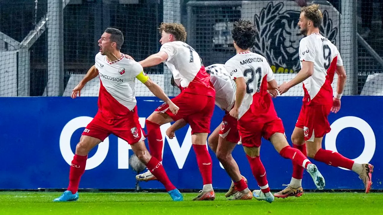 FC Utrecht nog op 1-1 tegen tien RKC'ers • Van Wonderen nieuwe trainer van Schalke?