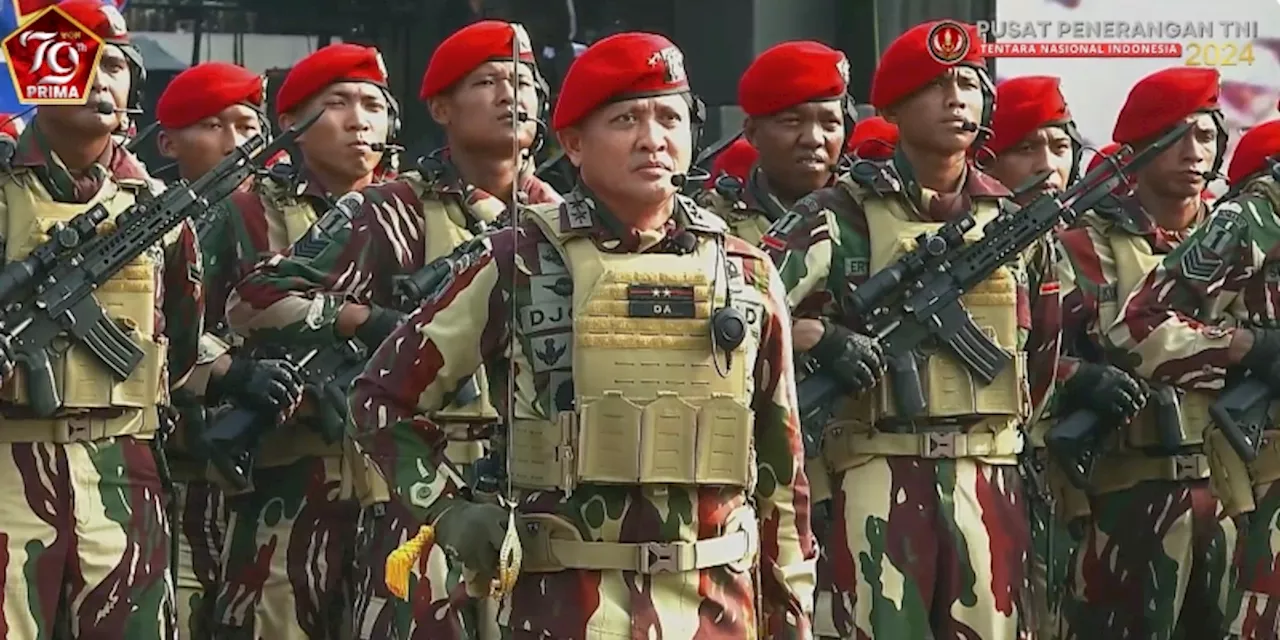 Danjen Kopassus Komandan Upacara HUT TNI di Monas