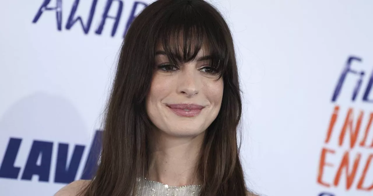 Anne Hathaway kündigt Fortsetzung von „Plötzlich Prinzessin“an