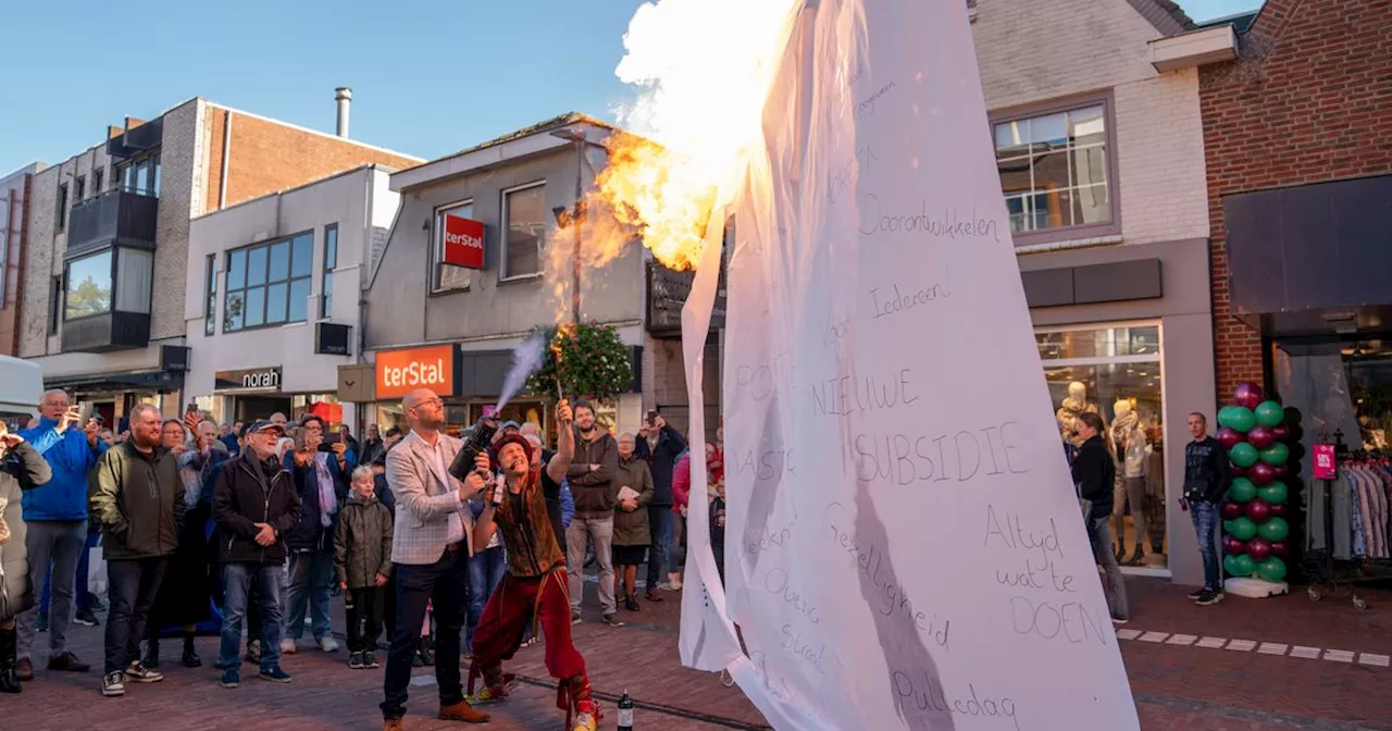 Feest in Hoogeveen: vernieuwde Hoofdstraat officieel geopend