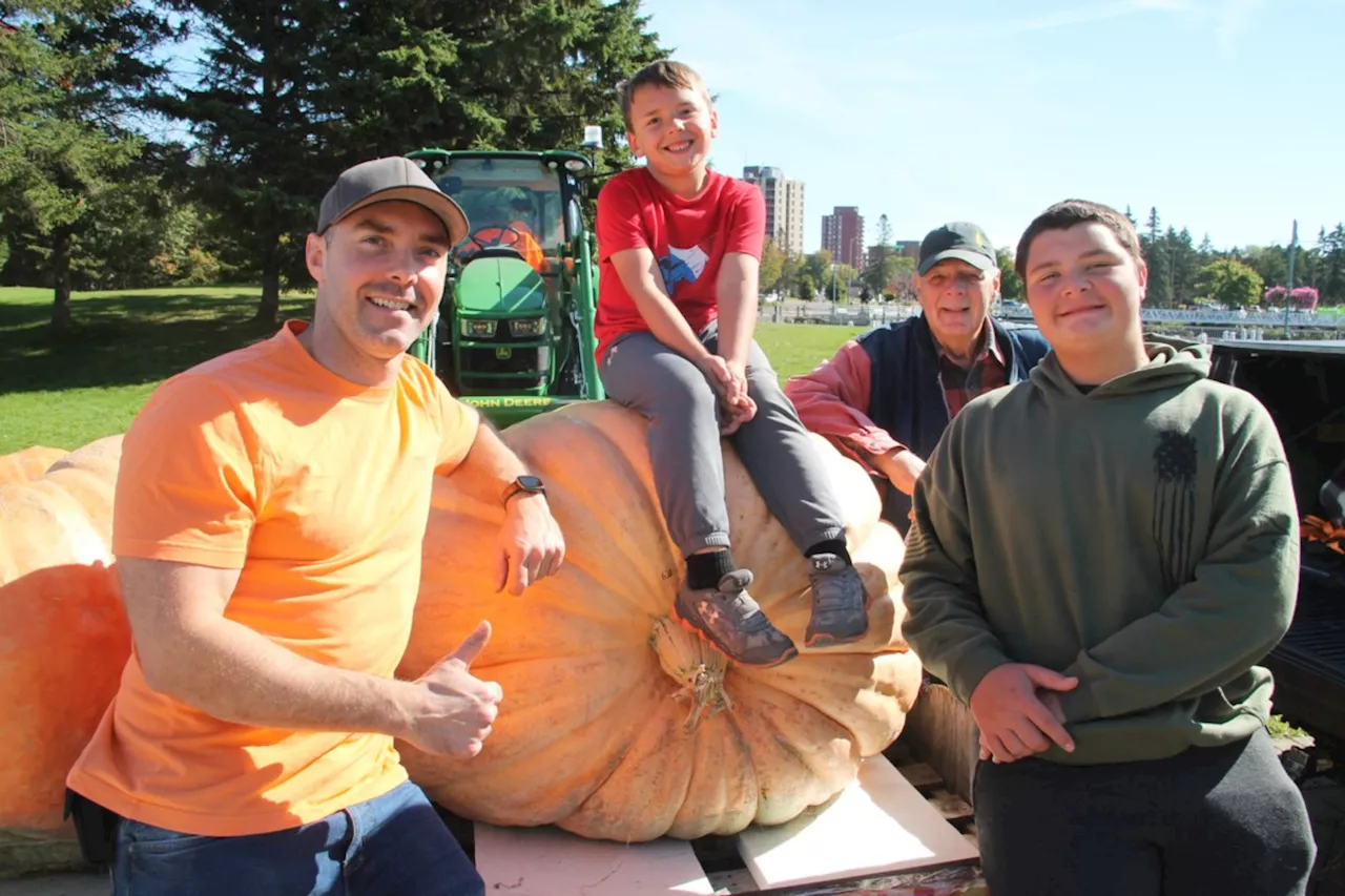 'That would be cool': Giant Pumpkin champion defends title and now wants to drop entry from crane