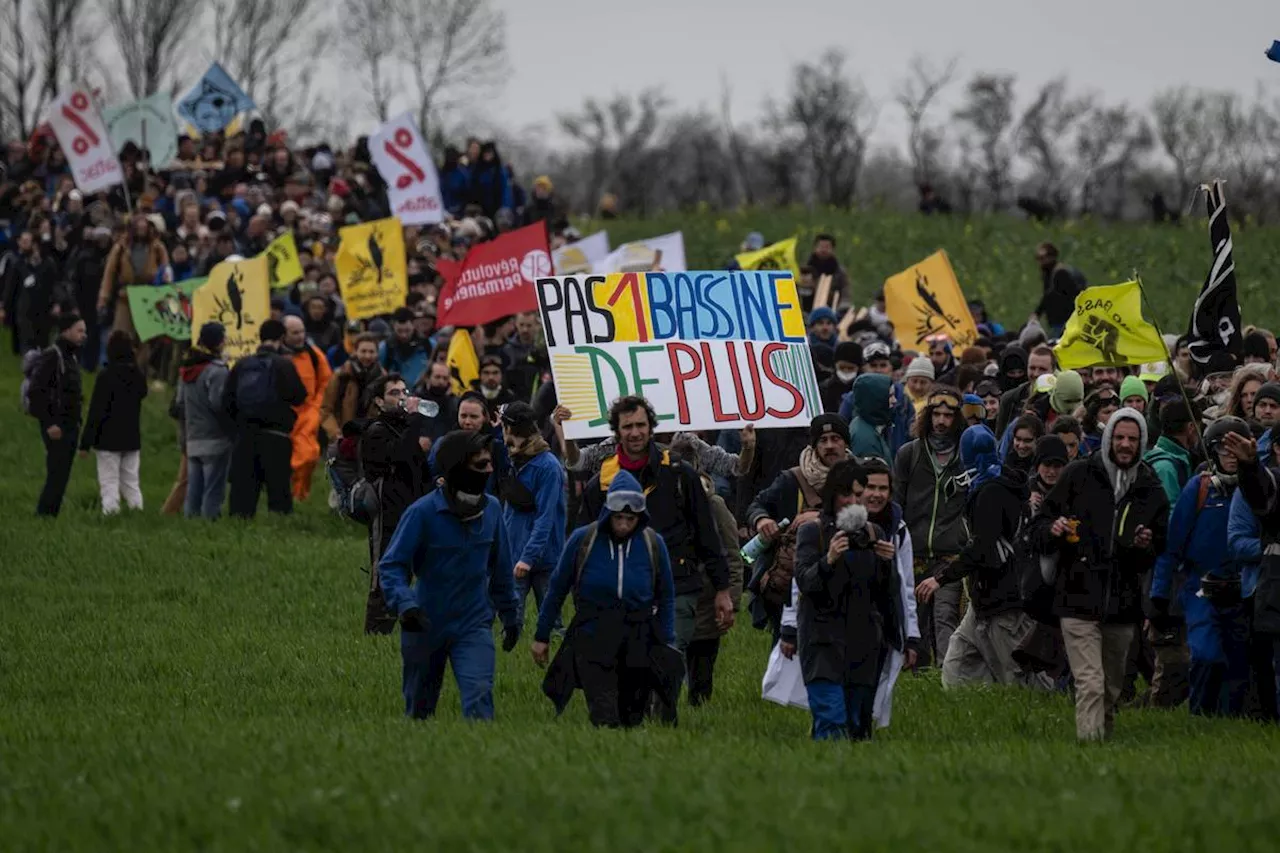 Les Soulèvement de la Terre viennent dire non à la LGV en Gironde, la préfecture craint de fortes tensions