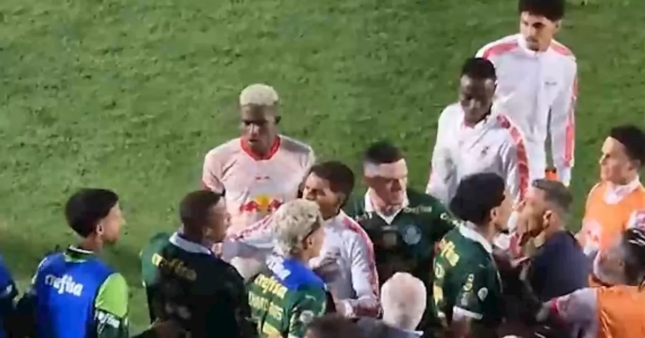 Vídeo: Duelo entre Red Bull Bragantino e Palmeiras termina com briga e confusão generalizada