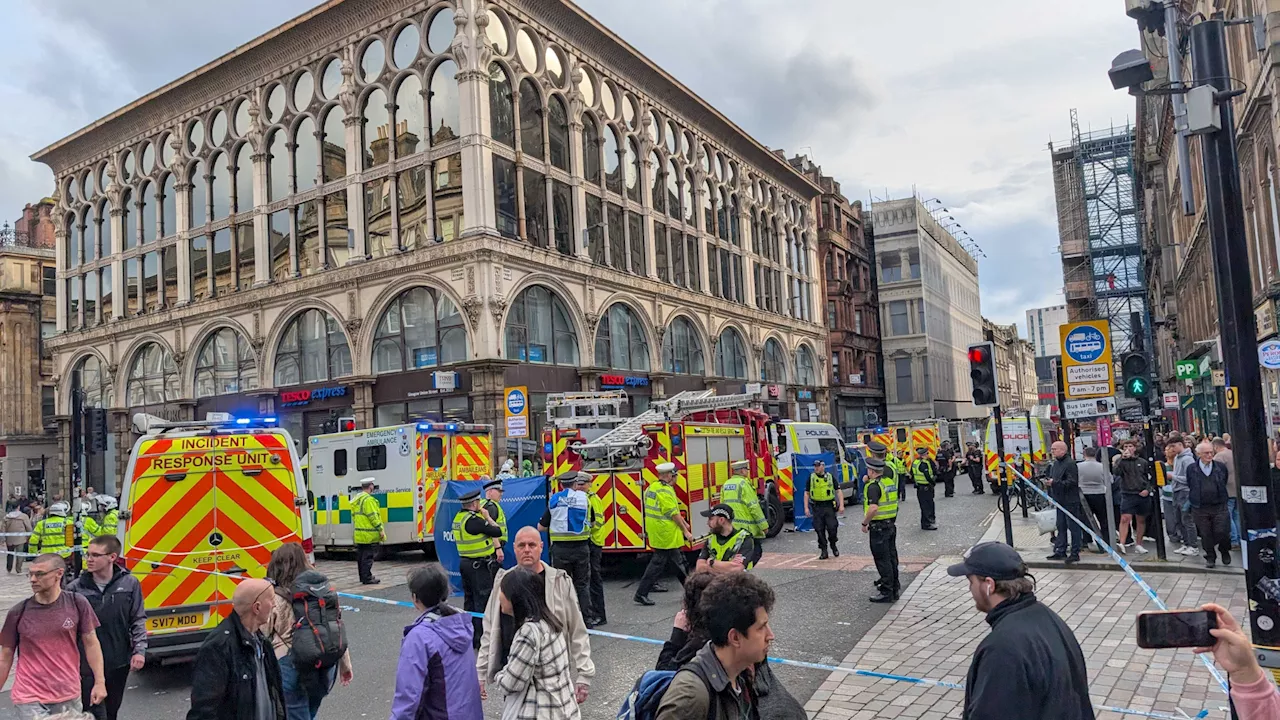 Major incident as black cab ploughs into three shoppers on busy Glasgow street...