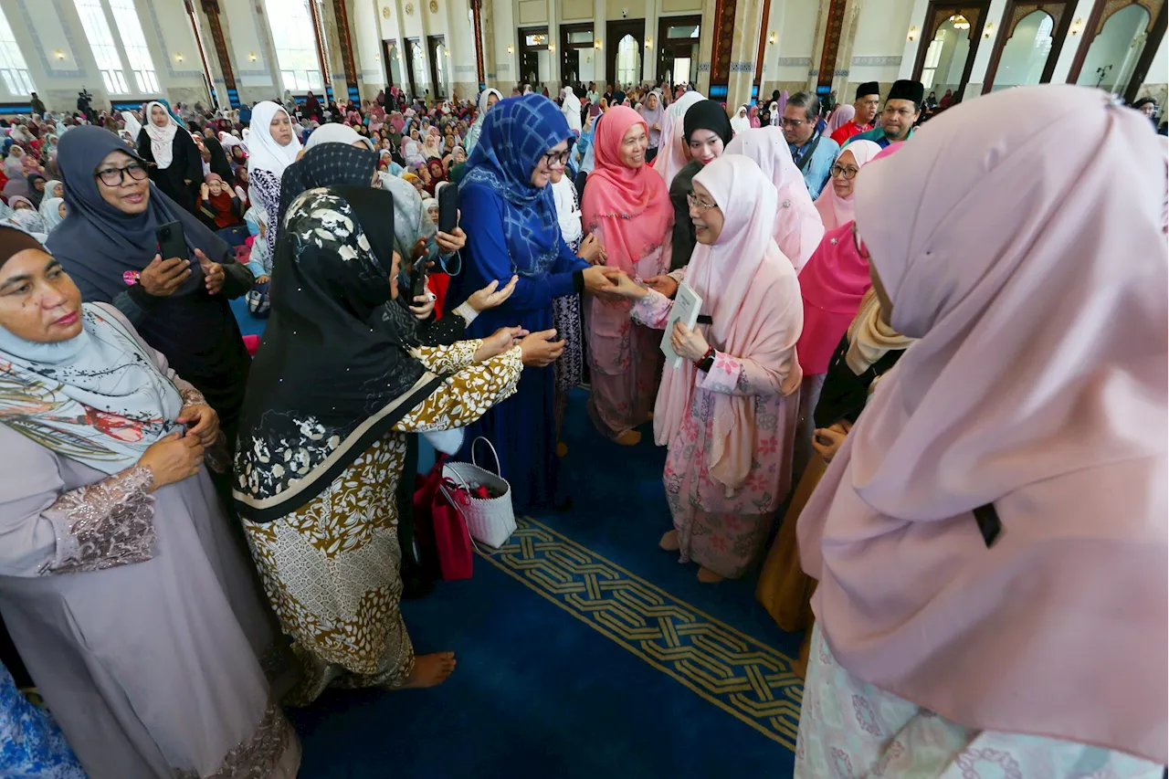 Ibu bapa perlu baiki hubungan kekeluargaan, tangani masalah kesihatan mental