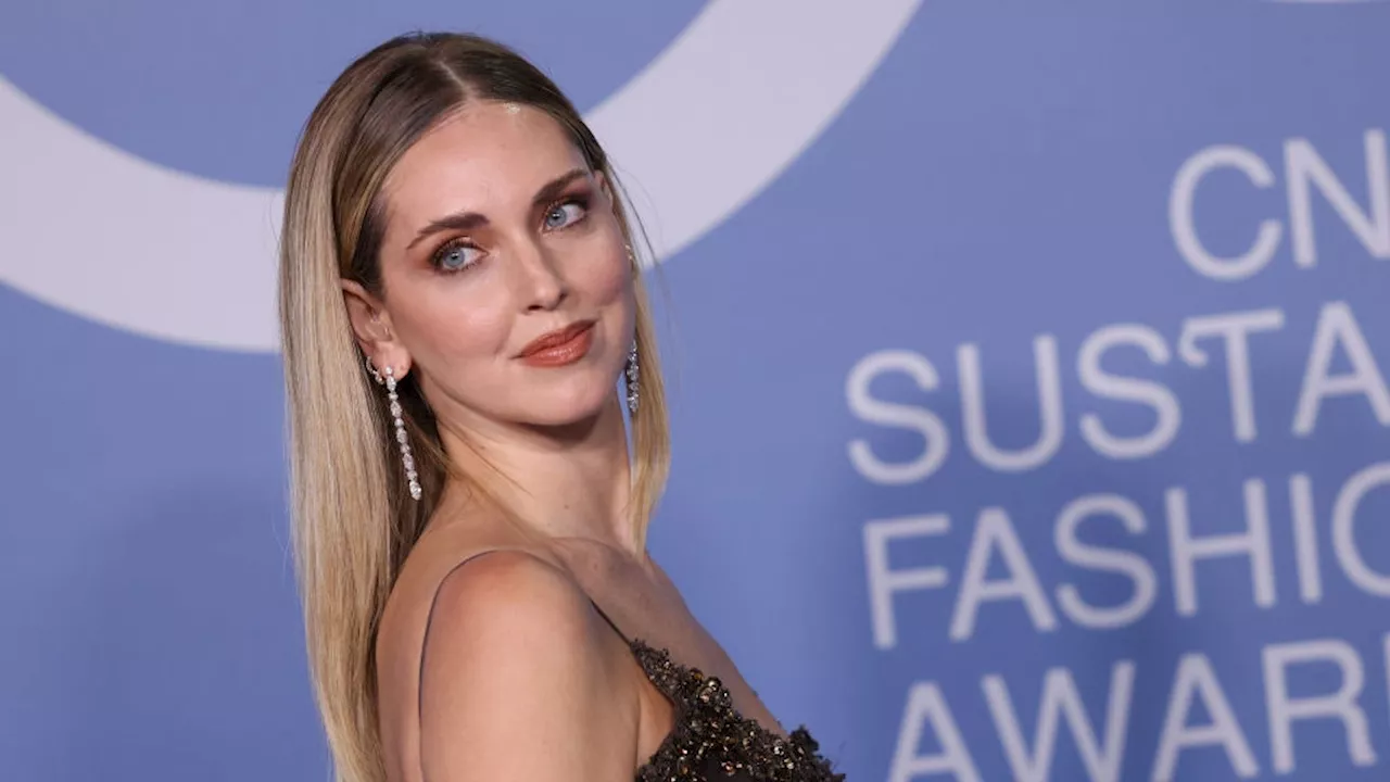 Chiara Ferragni in baita con gli amici dopo l'accusa di truffa aggravata