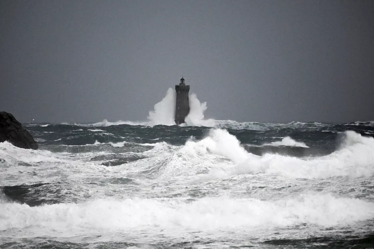 L'ouragan Kirk fonce droit sur la France : 'il peut provoquer une tempête majeure comme celle de 1987'