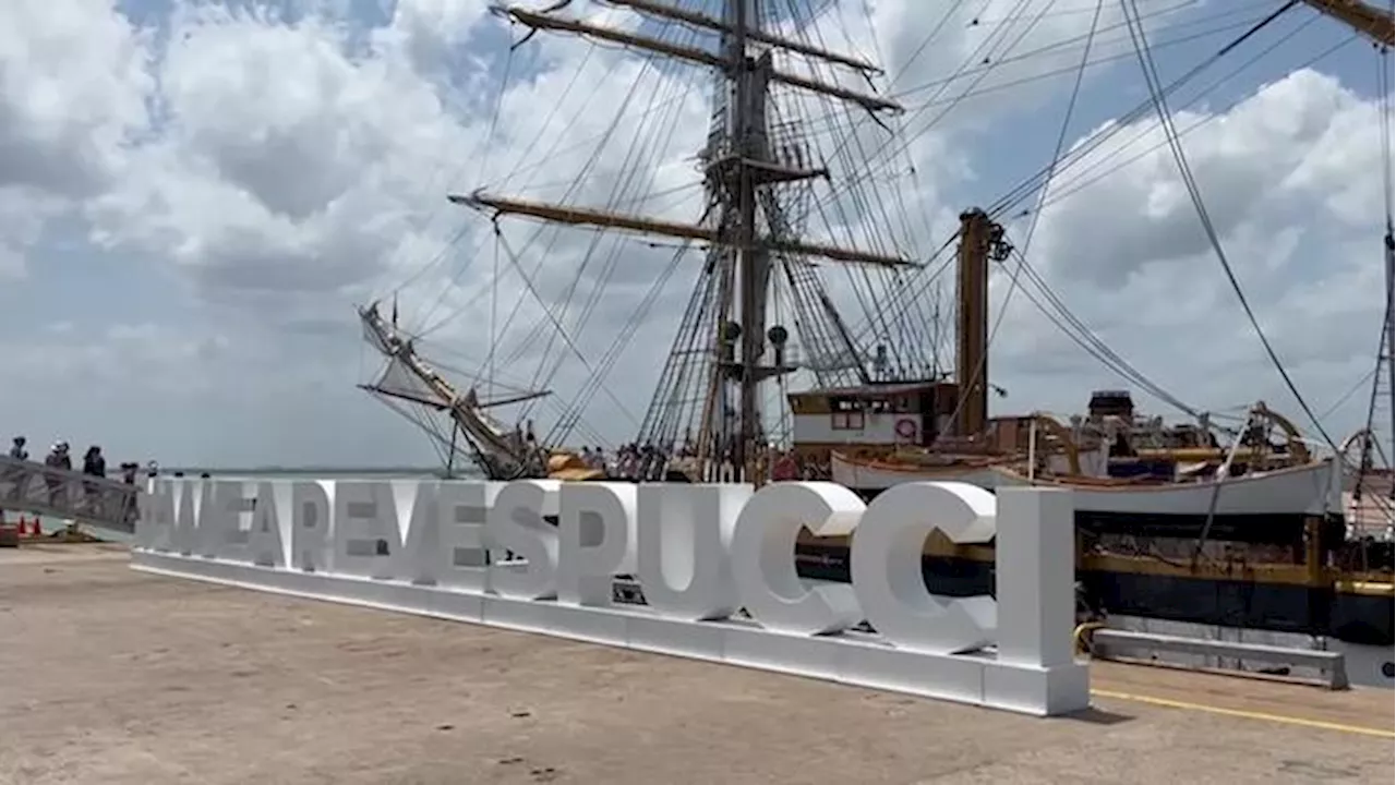 Australia, fila per salire sul Vespucci a Darwin