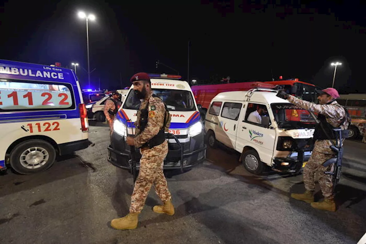 Pakistan, due morti in un attentato suicida a Karachi