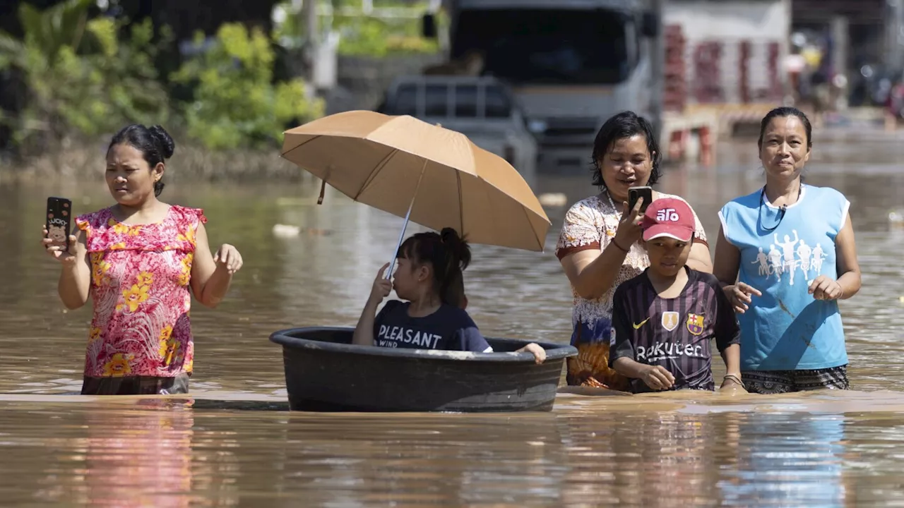 Central Thailand braces for inundation as rain stops in flooded Chiang Mai