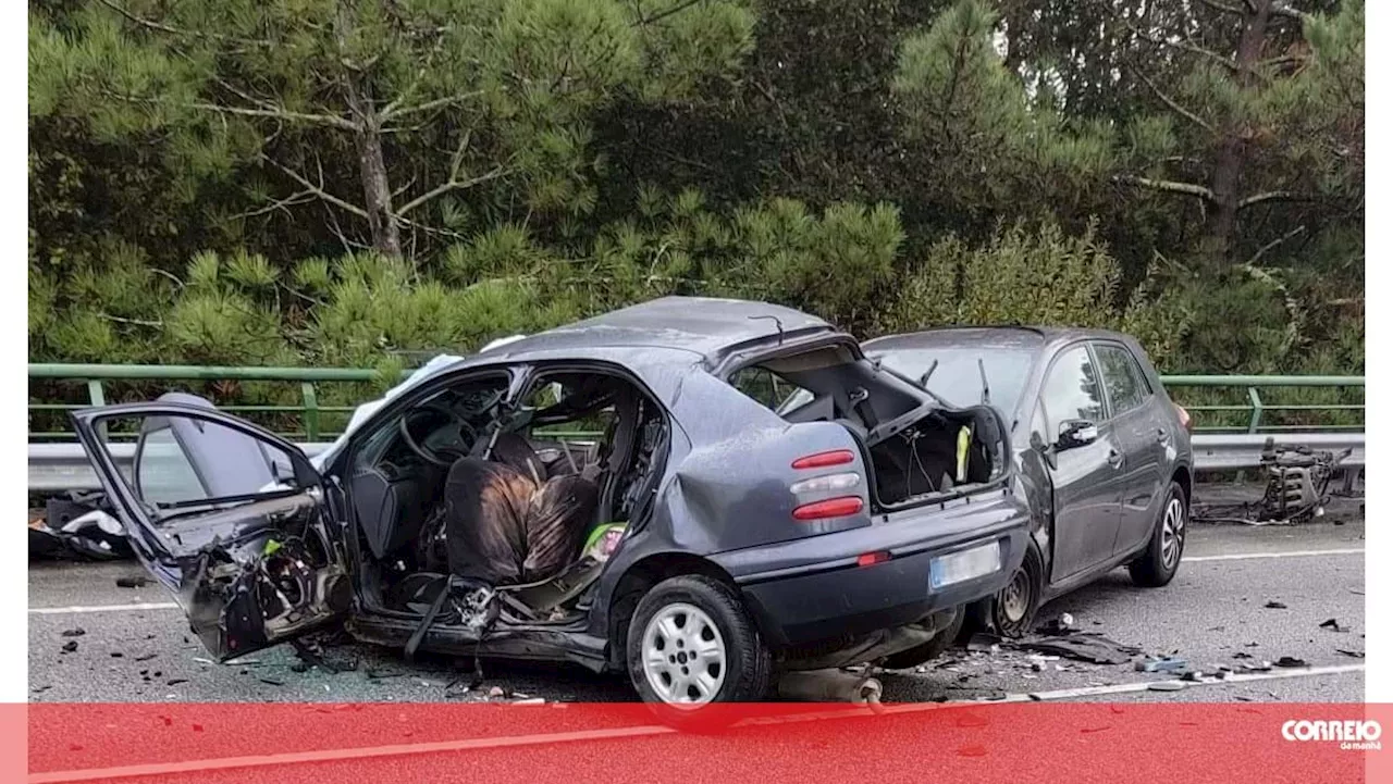 Mulher de 27 anos morre em choque frontal em Ponte de Lima. Criança de oito anos com ferimentos graves