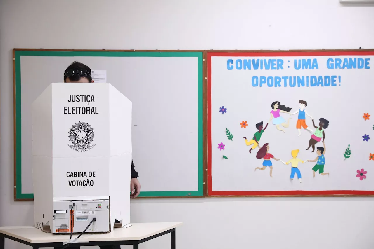 Votação começa em todo o Brasil para escolha de prefeitos e vereadores