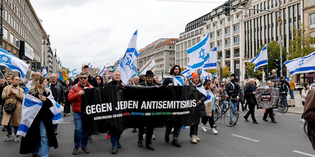 Jahrestag des Hamas-Überfalls in Israel: Stimmung bei Protesten in Berlin aufgeheizt