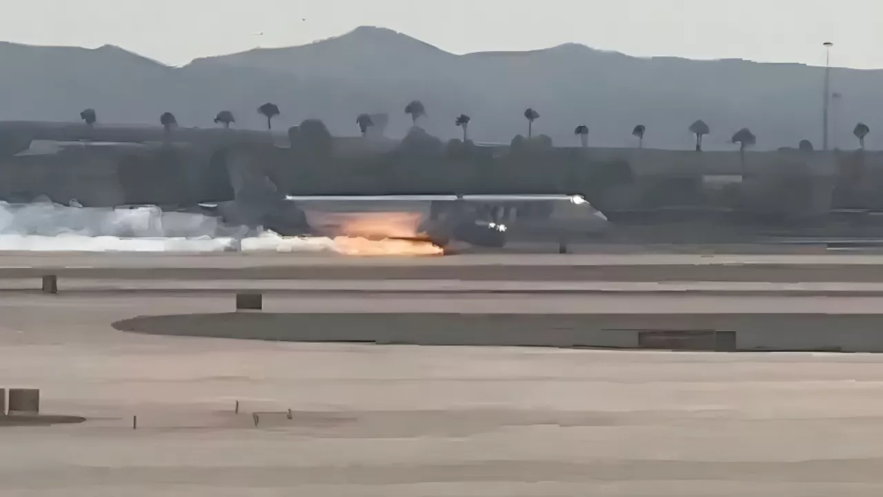 Llantas de un Avión se Incendian Durante Aterrizaje de Emergencia en Las Vegas I Video