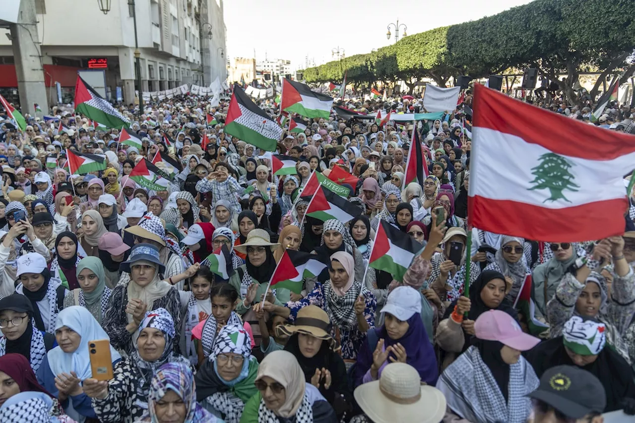 Pro-Palestinian and pro-Israeli crowds rally across the world on the eve of Oct. 7 anniversary