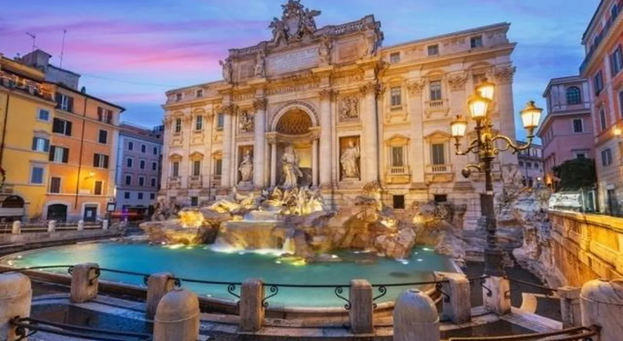 Fontana di Trevi, il trucco (ormai poco segreto) per scattare una foto senza folla