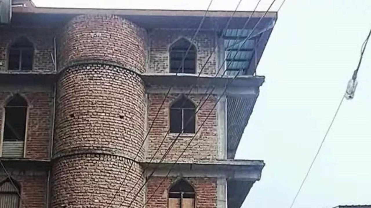 Masjid Dispute: मुस्लिम पक्ष गिराएगा मस्जिद का अवैध ढांचा, खुद ही उठाना होगा खर्च; कोर्ट ने दिया बड़ा फैसला