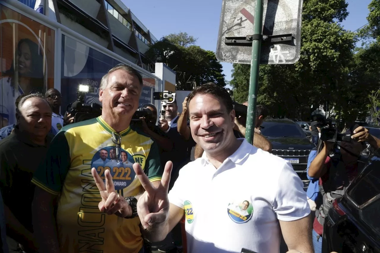 Ramagem vai votar acompanhado de Jair Bolsonaro e Carlos Bolsonaro