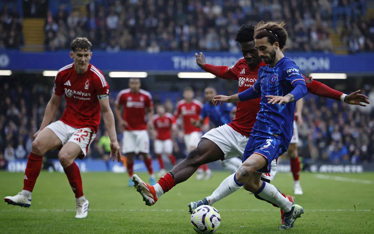 Chelsea fica no empate com o Nottingham Forest, e rivais abrem vantagem no Inglês