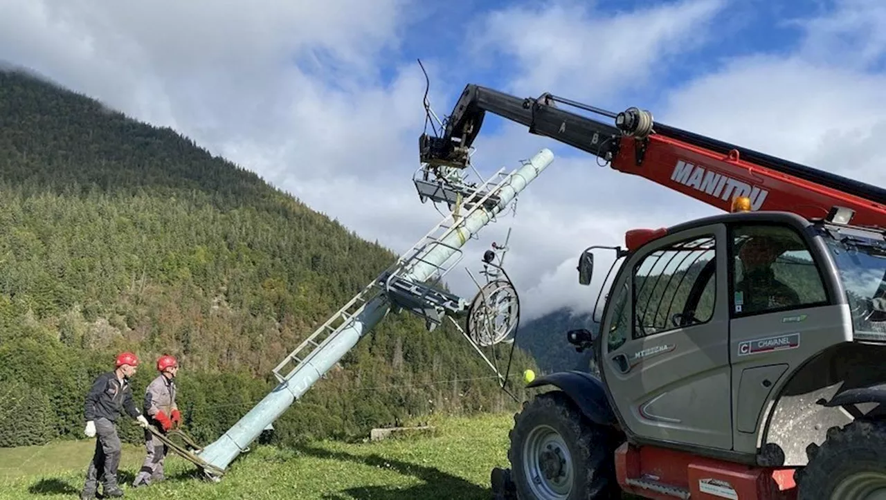 Des téléskis abandonnés marquent le paysage montagnard français