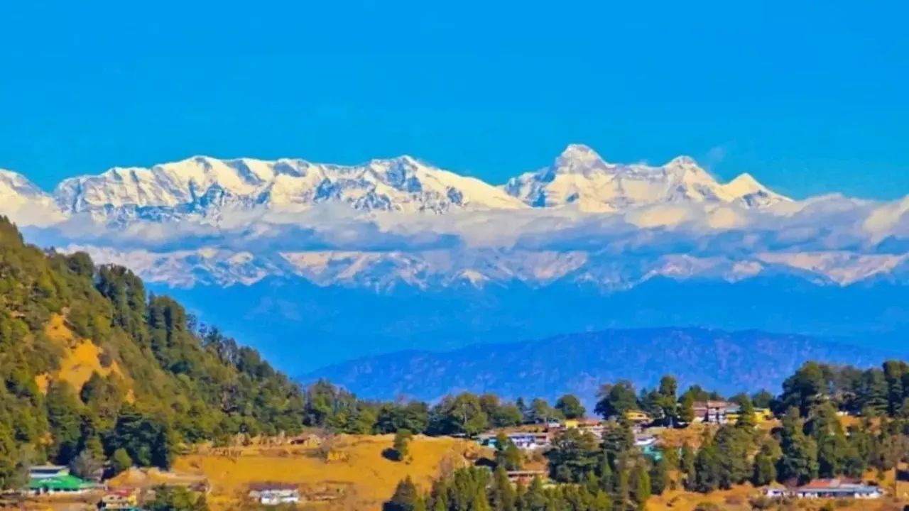 Uttarakhand Weather: पहाड़ी इलाकों में छाए रहेंगे बादल, मैदानी क्षेत्रों में मौसम रहेगा साफ, उत्तराखंड मौसम