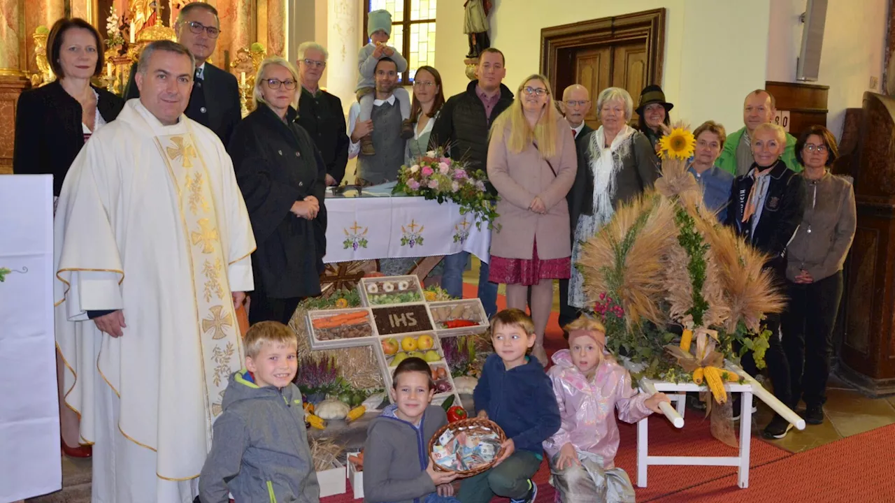 Erntedankfest in Buttendorf: Pfarrer Sanocki zelebriert, Spenden für Hochwasserhilfe gesammelt