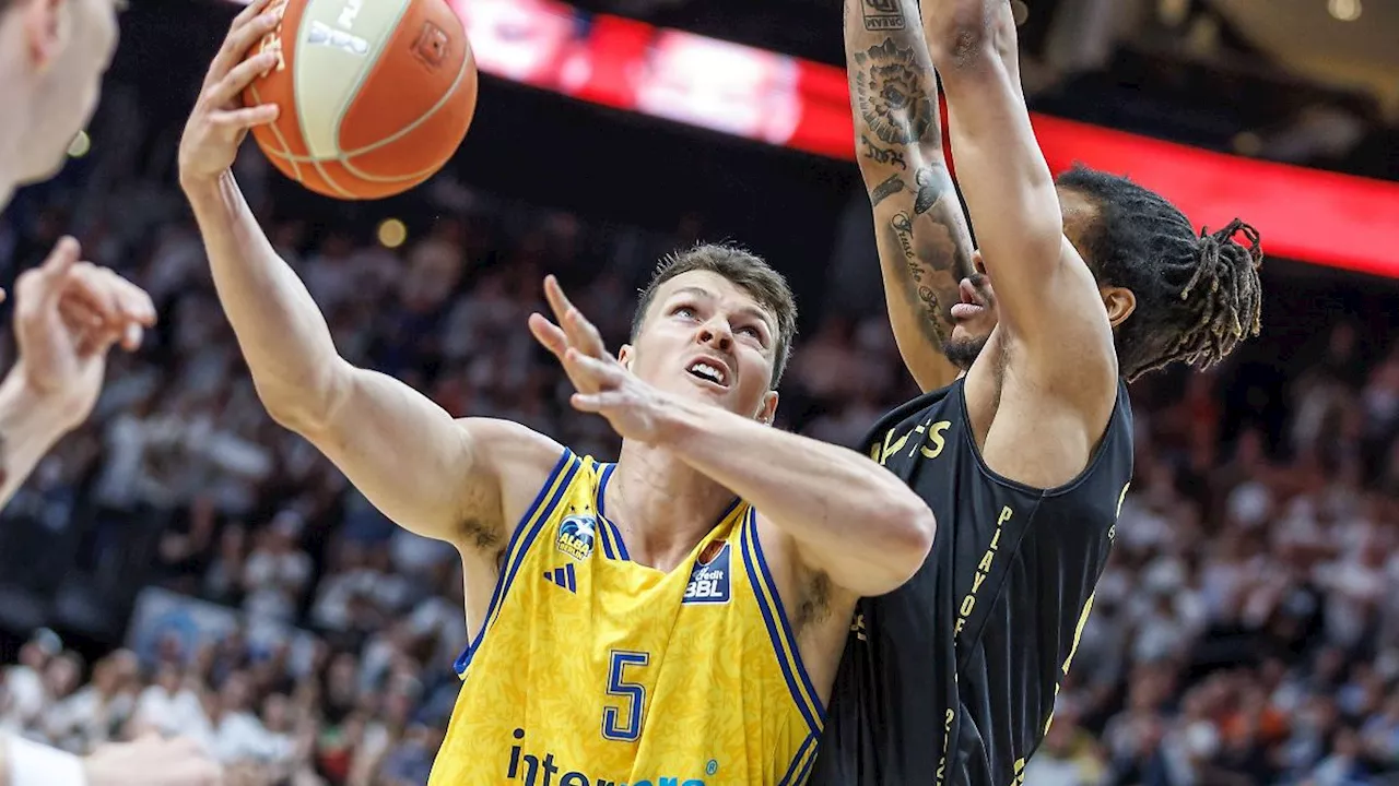 Berlin & Brandenburg: Alba Berlin verliert Krimi in Bonn