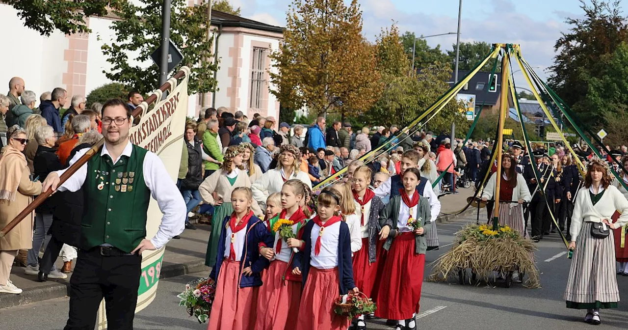 5.000 Besucher jubeln beim Erntedankumzug in Westenholz