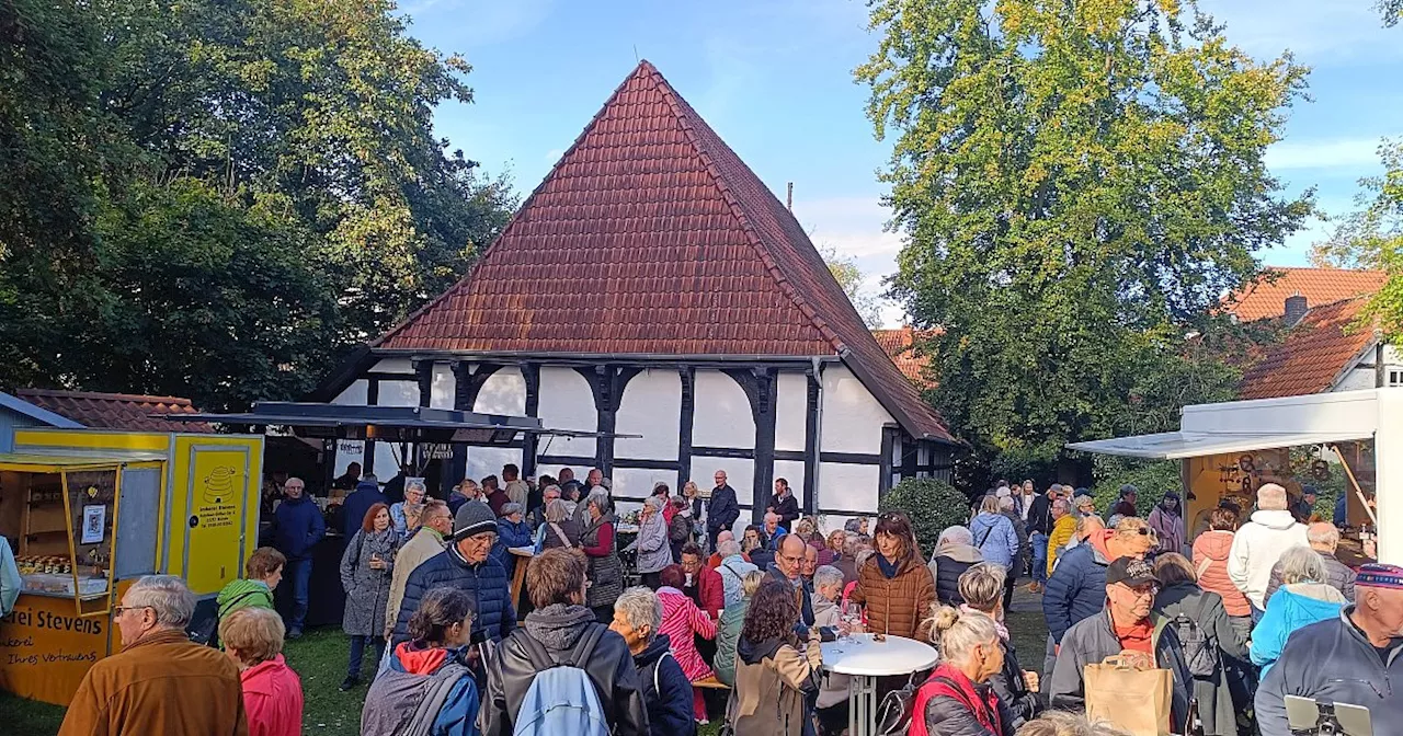 Bauernmarkt in Bünde begeistert mit Genuss, Handwerkskunst und toller Stimmung