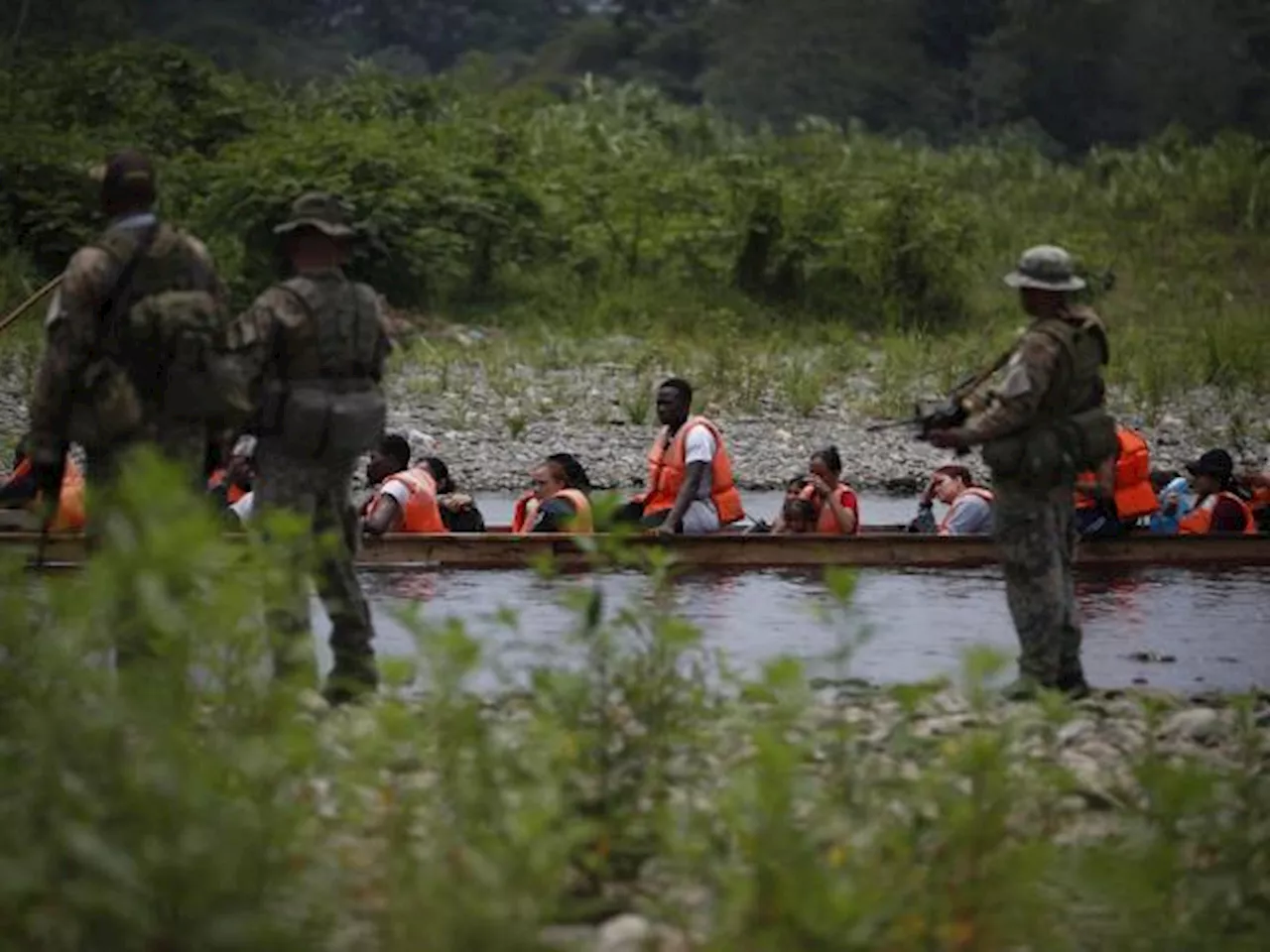 La Armada colombiana rescata a 16 migrantes cerca de San Andrés