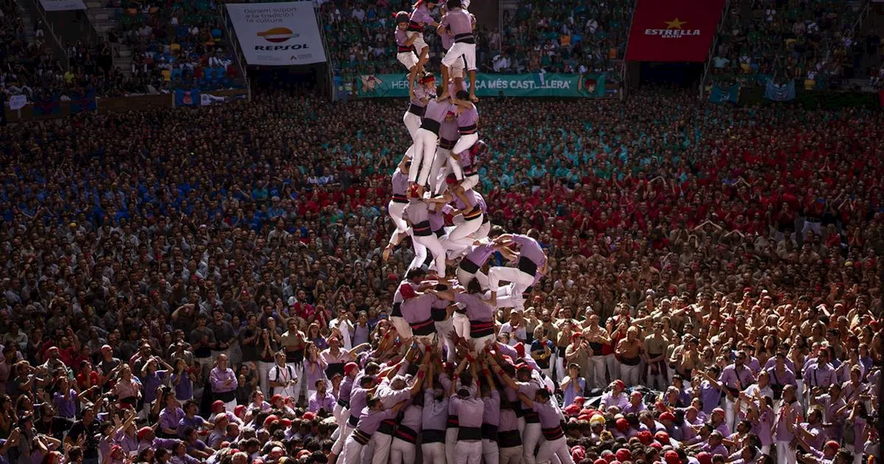 „Castells“-Festival Tarragona: 10-stöckige Türme aus Menschen erbaut