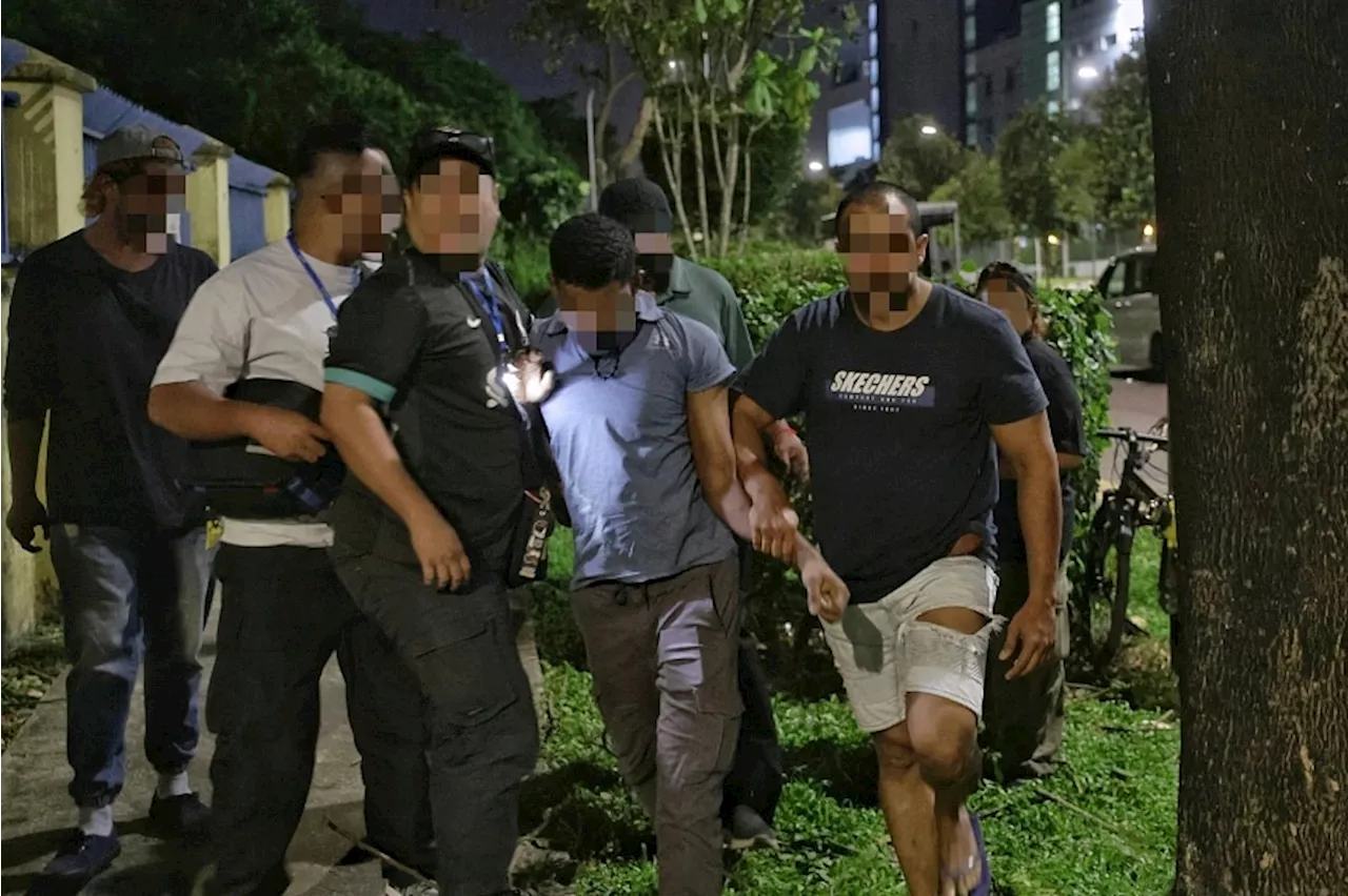 Peddlers hawking duty-unpaid cigarettes and chewing tobacco at park connectors in Mandai