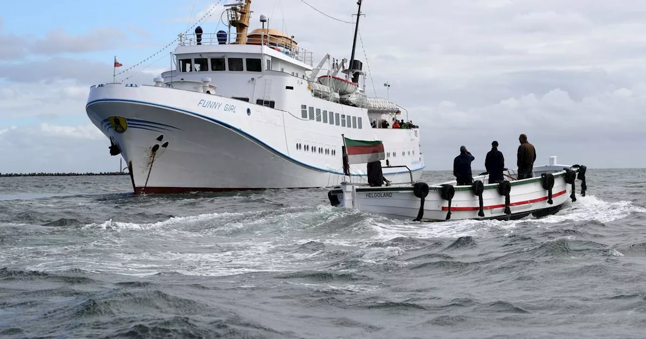 Helgolandfähre treibt nach Stromausfall auf Nordsee