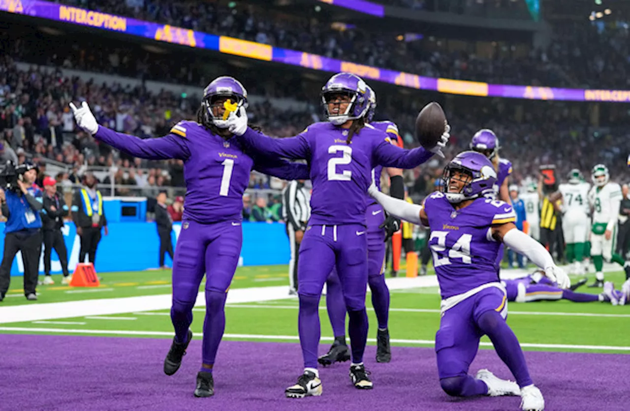 Vikings hold off Jets in London to stay unbeaten