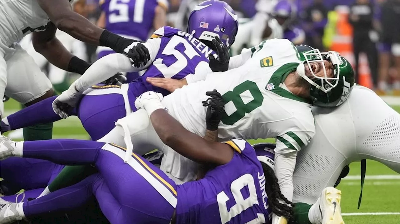 Jets' Rodgers leaves London 'banged up' with a sprained ankle