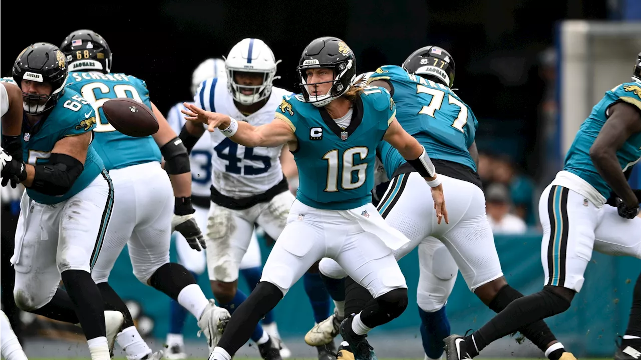 Lawrence comes up big and leads Jaguars to first win over Colts