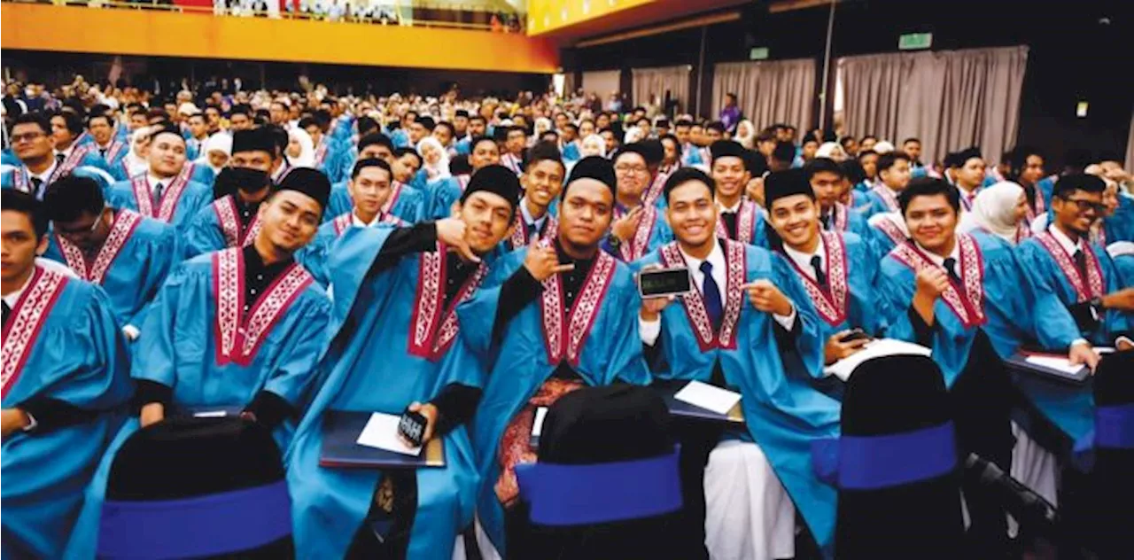 Politeknik Ibrahim Sultan raikan 1,027 graduan