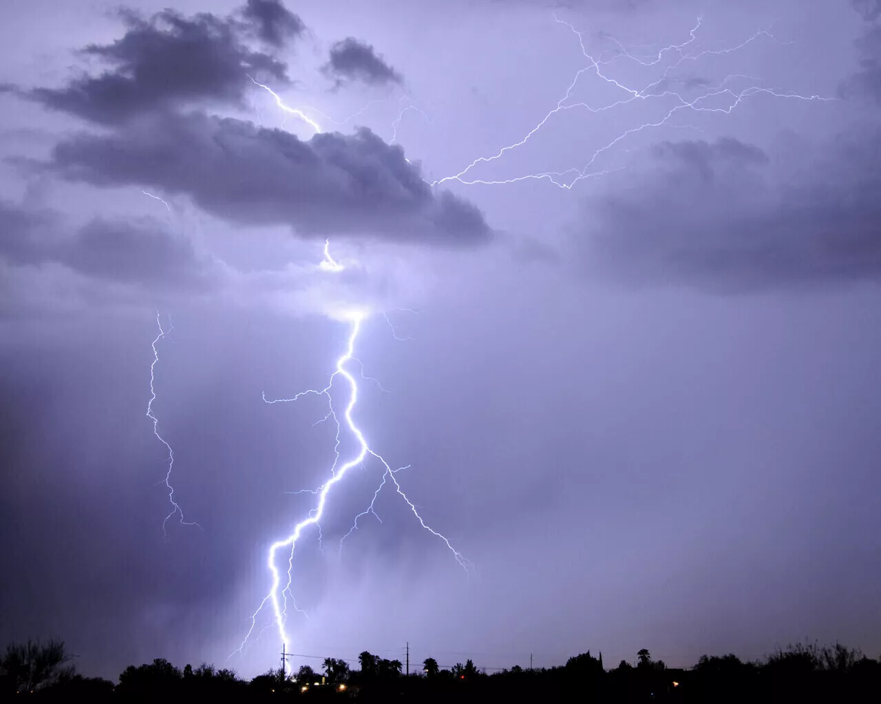 Orages, vents violents et inondations : Grenoble et l'Isère placés en vigilance