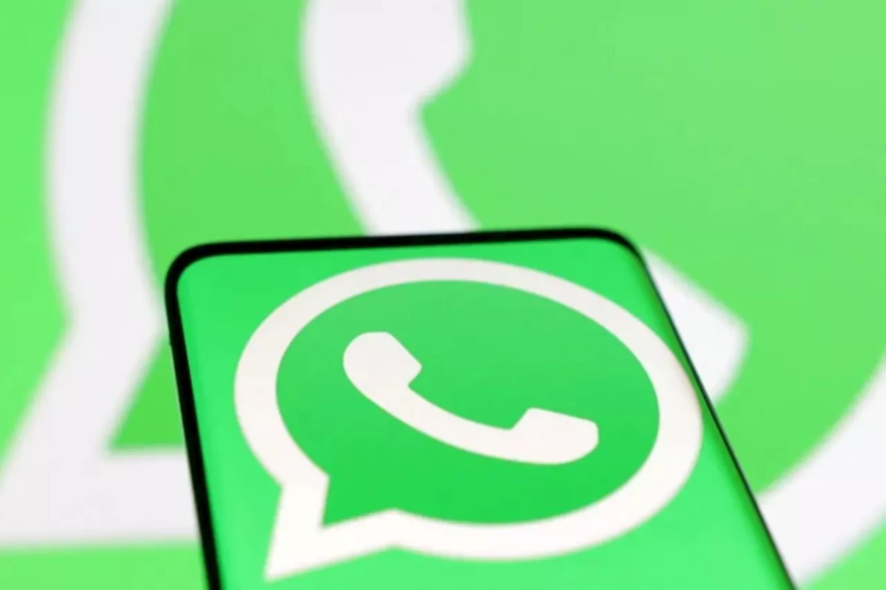 WhatsApp rolls out new feature for custom chat colours