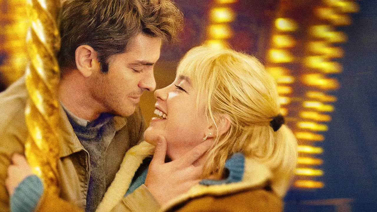 Andrew Garfield e Florence Pugh, la scena di sesso imbarazza il set più di loro: 'Non davano lo stop'