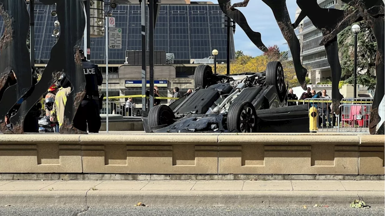 Two people seriously injured in apparent 'road rage' collision in Toronto: police