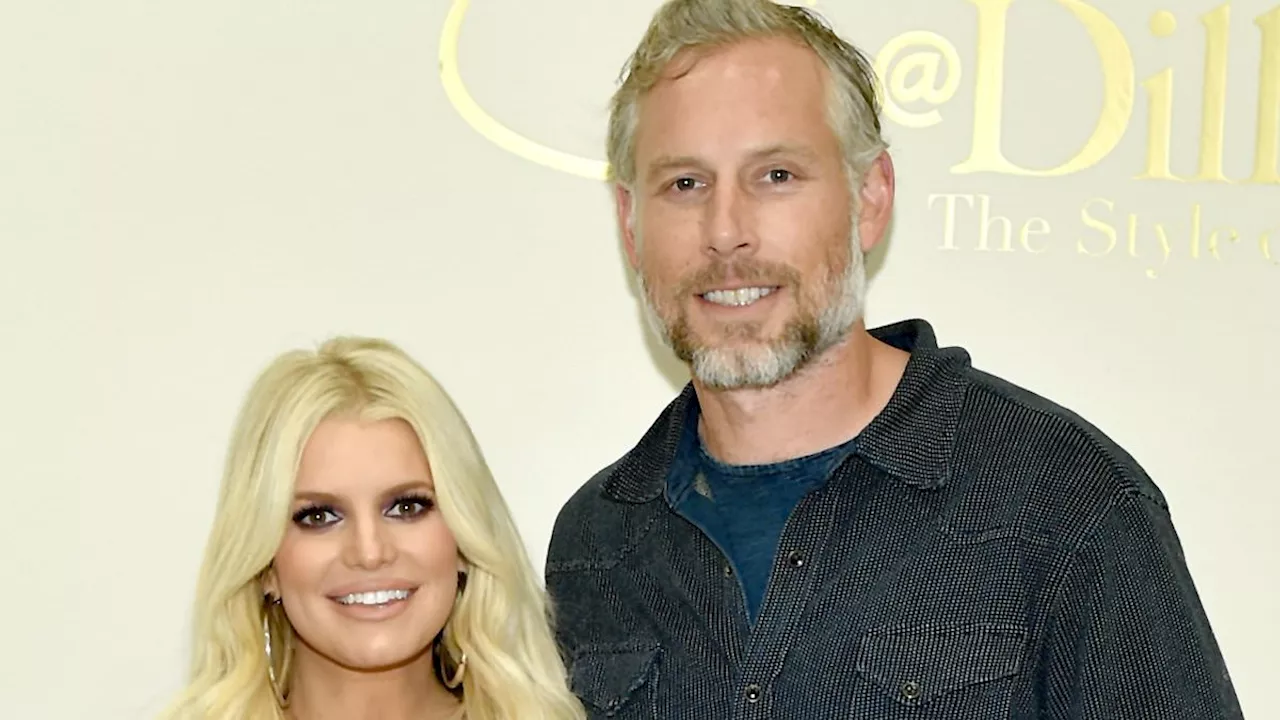 Jessica Simpson steps out without wedding ring 3 months after marking 10 year anniversary with Eric...