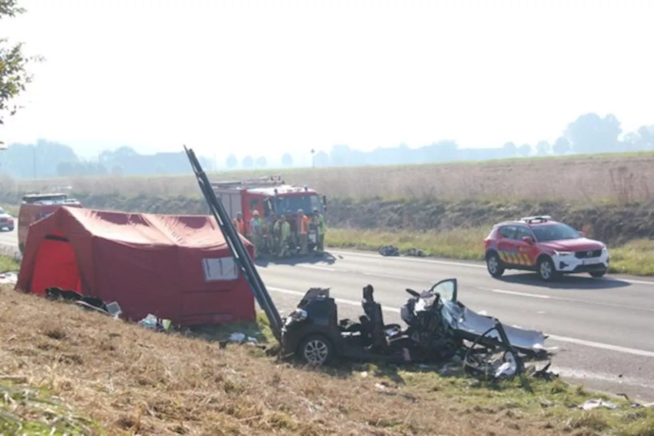 Spookrijdster (25) fatale crash Ieper reed vermoedelijk opzettelijk op auto in