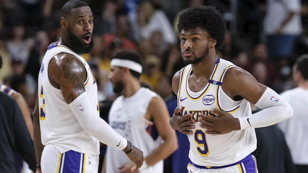 Lakers, quattro minuti per fare la storia: LeBron James in campo col figlio Bronny