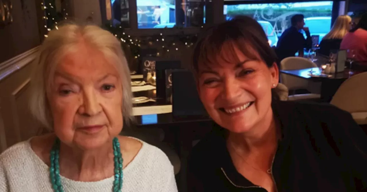 Lorraine Kelly shares meal with mum in 'lovely time' at Lanarkshire restaurant