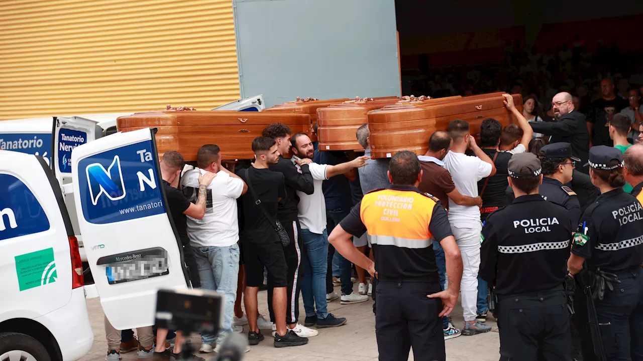 Gran despedida para la familia fallecida en el incendio de Guillena