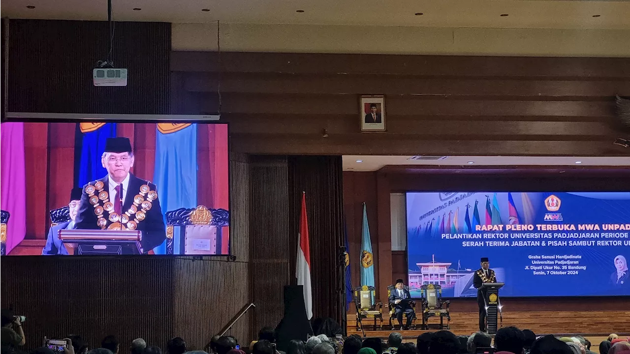 Unpad Lantik Rektor Baru, Pj Gubernur Jabar Sampaikan Pesan Ini